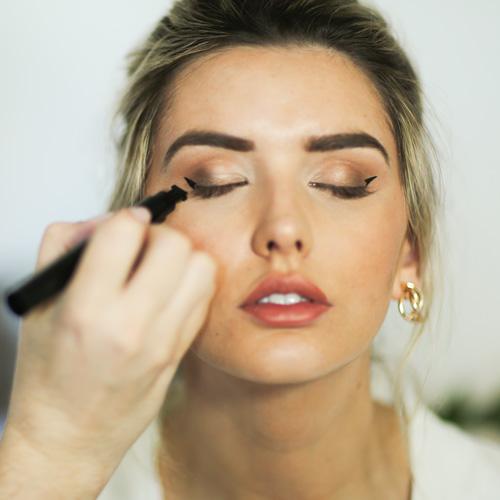 Perfect Wing Eyeliner Stamp & Pen - Image 5